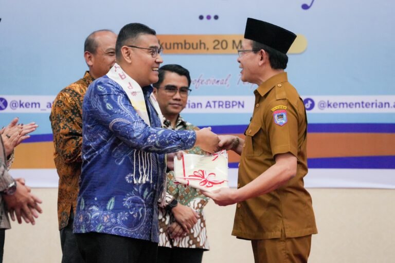 Sosialisasi di Payakumbuh, Wamen Ossy Sebut Pendaftaran Tanah Ulayat sebagai Bentuk Penghormatan Negara terhadap Adat dan Tradisi