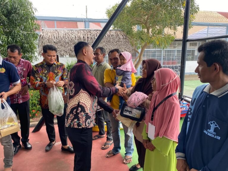 Upaya Menindaklanjuti Program Akselerasi Lapas Kelas II A Banda Aceh Salurkan Bansos Kepada WBP