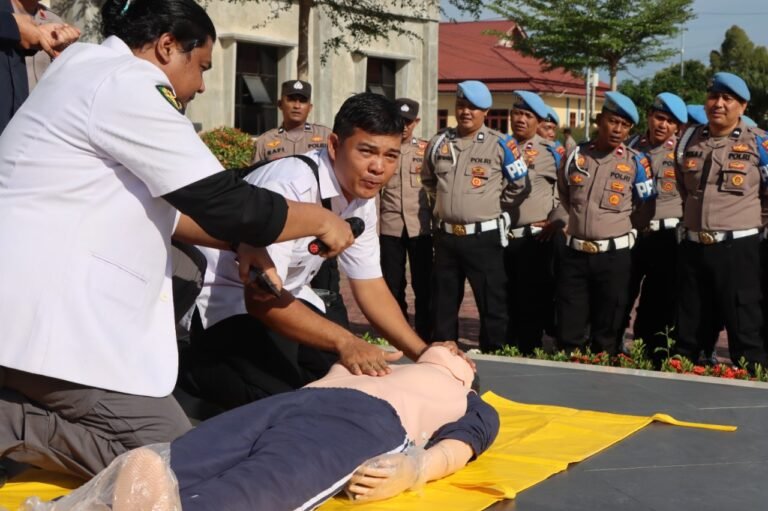 Usai Apel Pagi, Sidokkes Polres Aceh Timur Bekali Personel dengan Keterampilan Tangani Kondisi Darurat