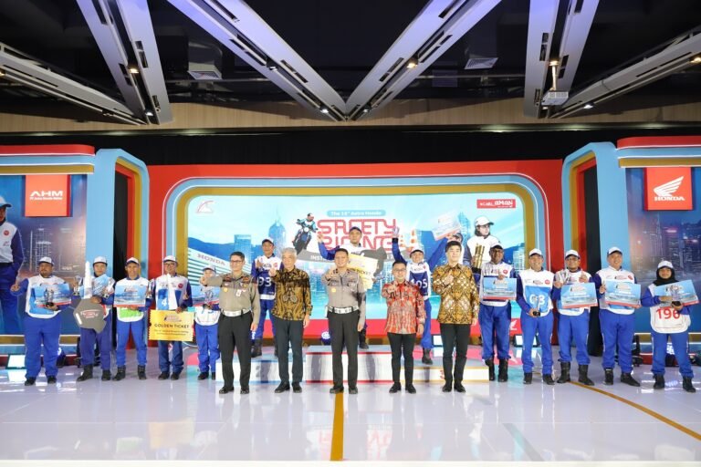 Bangga! Instruktur Safety Riding Capella Honda Sabet Juara 3 Nasional