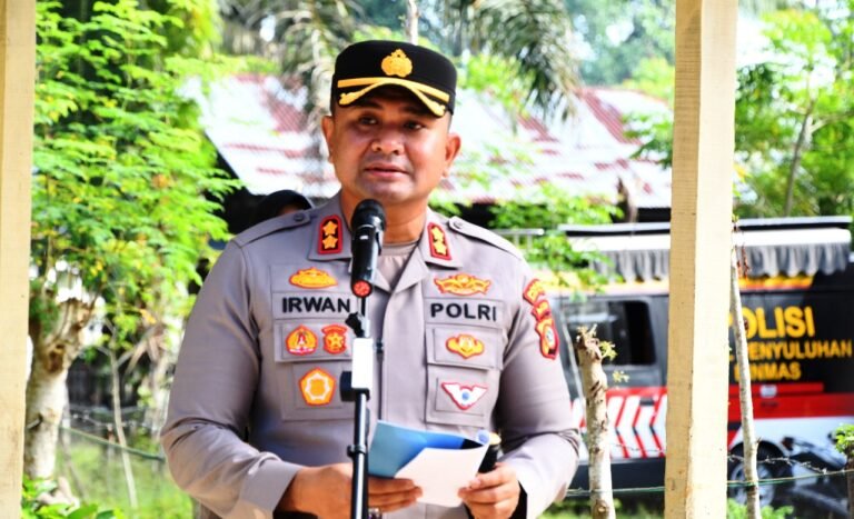 Peringati Hari Bhayangkara Ke-79, Polres Aceh Timur Serahkan Bantuan Rumah Rehab Warga Peudawa