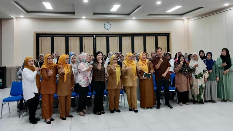 Bake To Me Berdayakan Perempuan Kepala Keluarga di Cimahi Lewat Pelatihan Kue Berbasis Tepung Premix