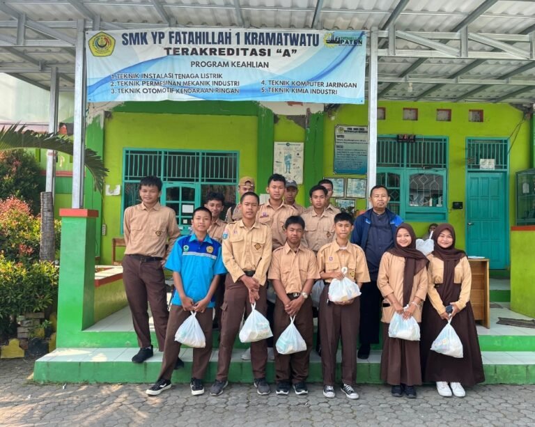 Antusiasme Siswa SMK YP Fatahillah 1 Kramatwatu : 178 Paket Sembako untuk Masyarakat dan Anak Yatim