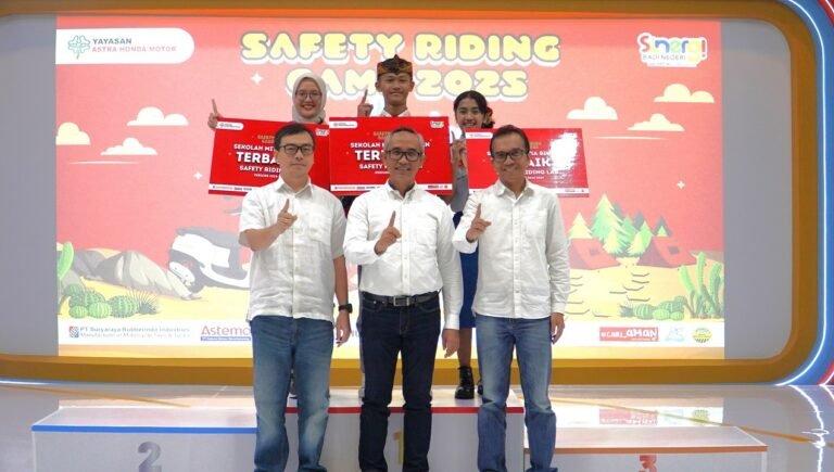Kembangkan Budaya Keselamatan Berkendara di Safety Riding Camp 2025 Bersama Yayasan AHM   