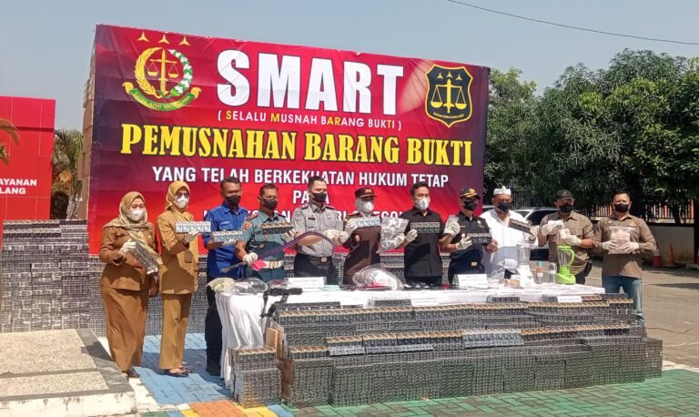 Rokok Ilegal Senilai Rp17 Miliar Dimusnahkan Kejari Cilegon, Hasil Operasi Gabungan di Pelabuhan Merak