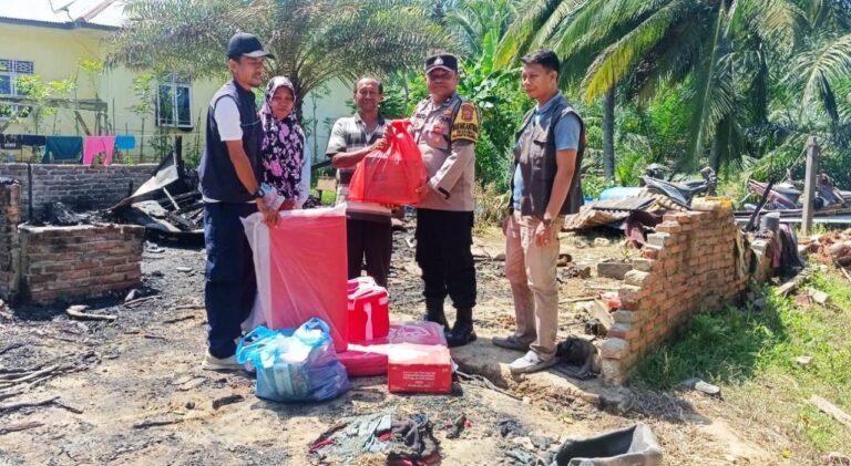 Peduli Kepada Warga Yang Tertimpa Musibah Kebakaran, Muspika Kecamatan Ranto Peureulak Salurkan Bantuan Masa Panik