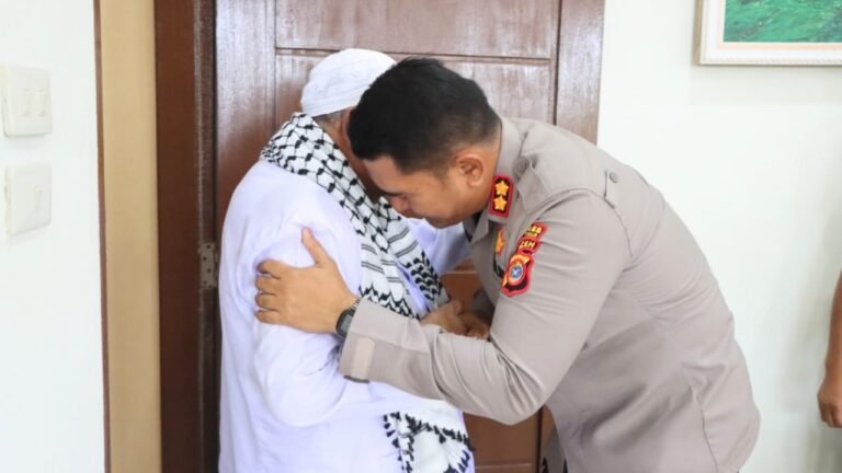 Sinergi Ulama – Polri, Kapolres Aceh Timur Sambut Kunjungan Abu Paya Pasi