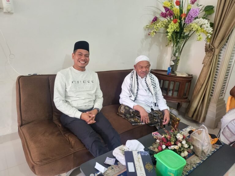 Wakil Bupati Aceh Timur Ucapkan Selamat Kepada Abu Paya Pasi Ditunjuk Mualem Jadi Imam Besar Masjid Raya Baiturrahman.