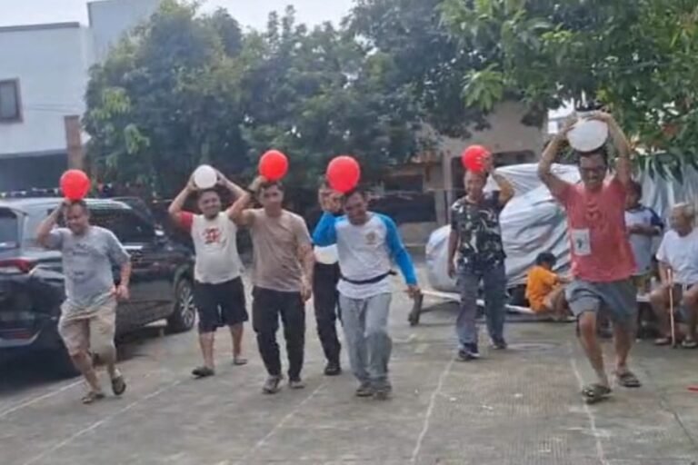 Bikin Ketawa Ngakak, Begini Aksi Bapak-Bapak Burangrang Abdijaya Meriahkan Lomba 17 Agustus 2025
