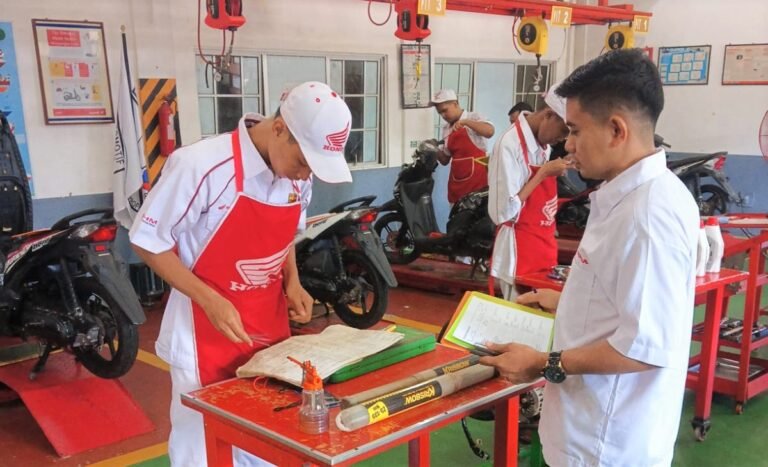 Capella Honda Kepri Dampingin Uji Kompetensi Keahlian SMKN 3 Batam, Cetak Lulusan Siap Kerja di Industri Otomotif