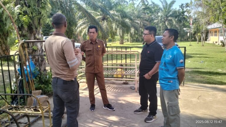 DLH Aceh Timur Lakukan Pemantauan Lingkungan di Panton Rayeuk T