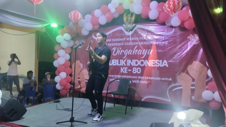 Poetra Zigaz Guncang Panggung Elok Residence, Warga Cibeber Ikut Sing Along