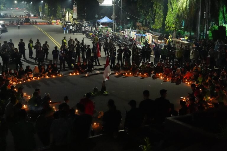 Solidaritas di Cilegon: Pemkot, Forkopimda, Ojol, dan Mahasiswa Gelar Tabur Bunga untuk Affan