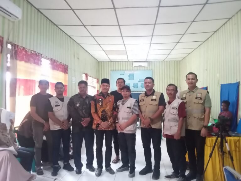 Wakil Bupati Aceh Timur Tinjau Perekaman e-KTP Dikantor Camat Julok