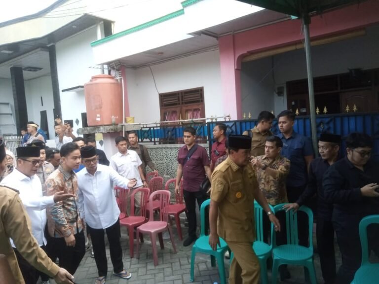 Kunjungi Kediaman Keluarga Andika Lutfi Falah, Gubernur Banten Andra Soni Sampaikan Belasungkawa