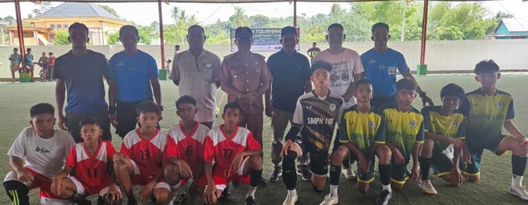 Sambut HUT FPRN Ke-5 Camat Idi Rayeuk Buka Turnamen Futsal U 14.