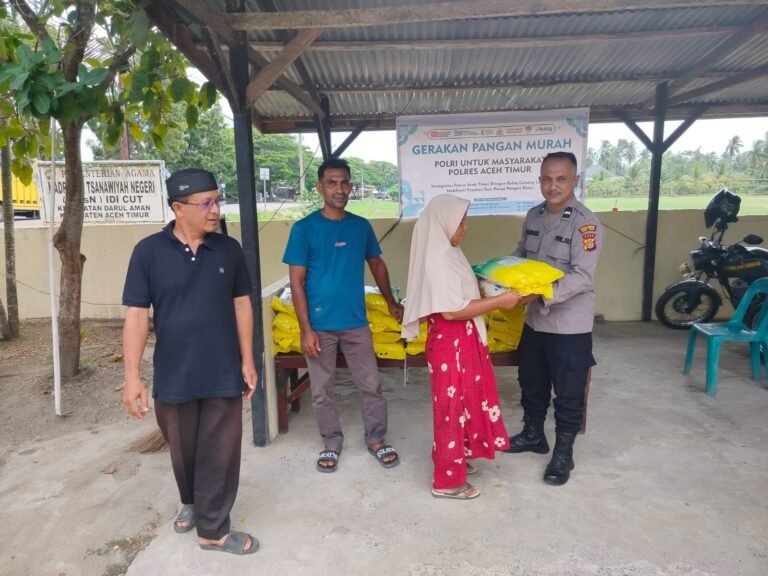 Polsek Darul Aman Jual Beras Murah SPHP, Begini Respons Warga.