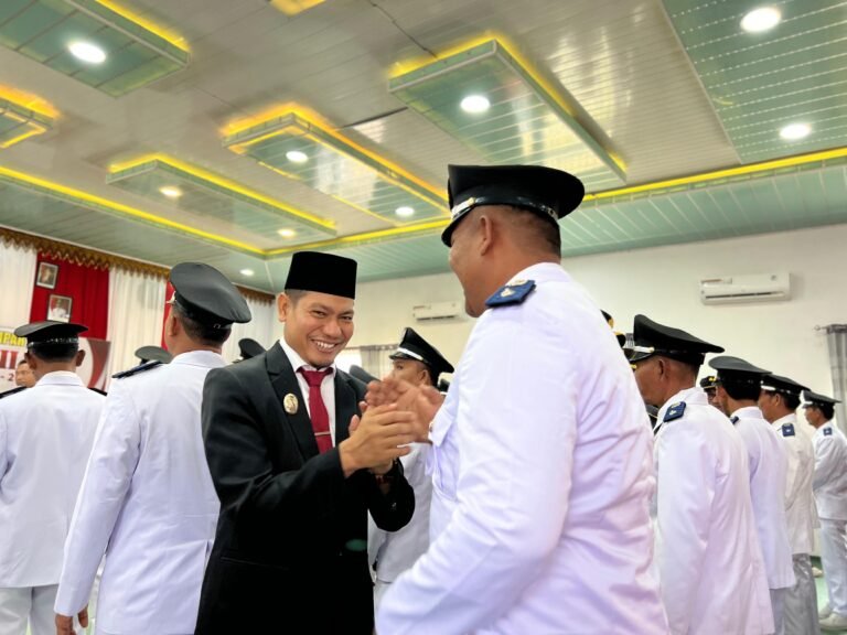 Wabup Hadiri Dalam pelantikan Dan Pengambilan Sumpah Jabatan para Keuchik Di Aceh Timur