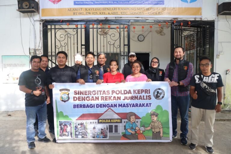 SINERGI POLDA KEPRI DAN JURNALIS BATAM, BAGIKAN NASI BERKAH UNTUK PANTI ASUHAN DAN PANTI JOMPO