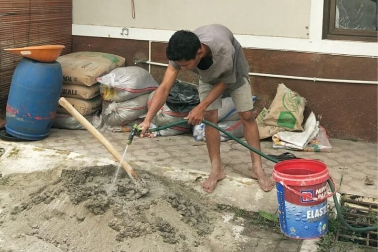 Warga DMarco Residence Kecewa, Bantuan DPRD Kota Depok Tak Merata!