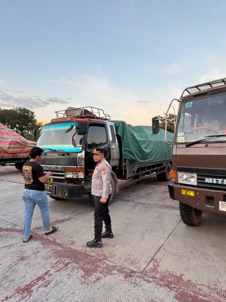 Tim Gabungan Polresta Barelang Gerebek Gudang Penyimpanan Balpres Ilegal di Tanjung Uncang
