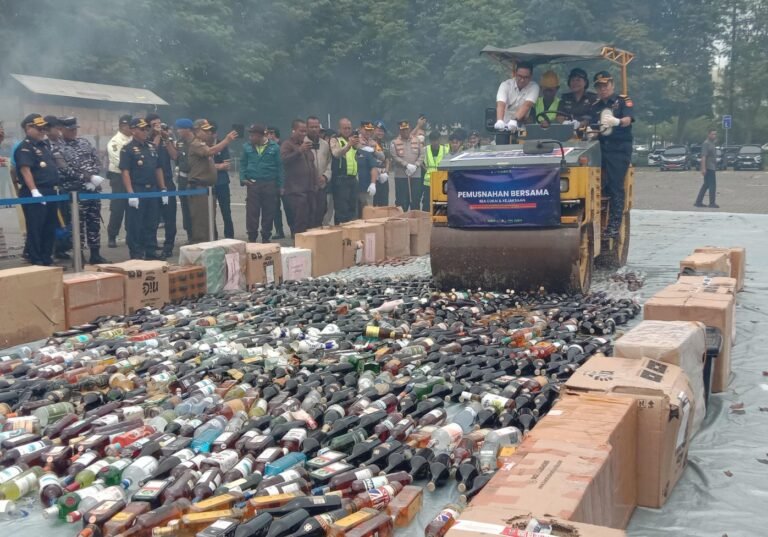 Bea Cukai Banten Musnahkan Barang Ilegal Senilai Rp53,7 Miliar, Termasuk 41 Juta Batang Rokok