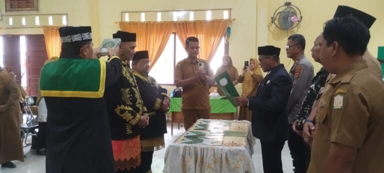 Camat Idi Rayeuk Lantik Imum Mukim Teupin Bate Dan Gureb