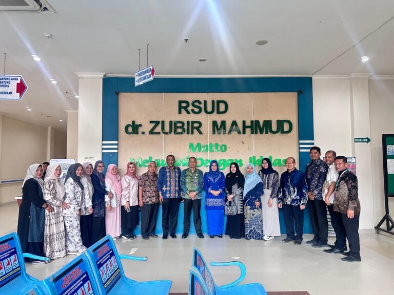 Istri Wakil Bupati Aceh Timur Terima Kunjungan Tim Dokter dari RSUD dr. Zainoel Abidin Banda Aceh.