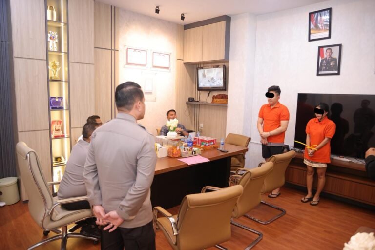 KAPOLDA KEPRI BERI ATENSI TERHADAP KASUS PEMBUNUHAN DI BATAM