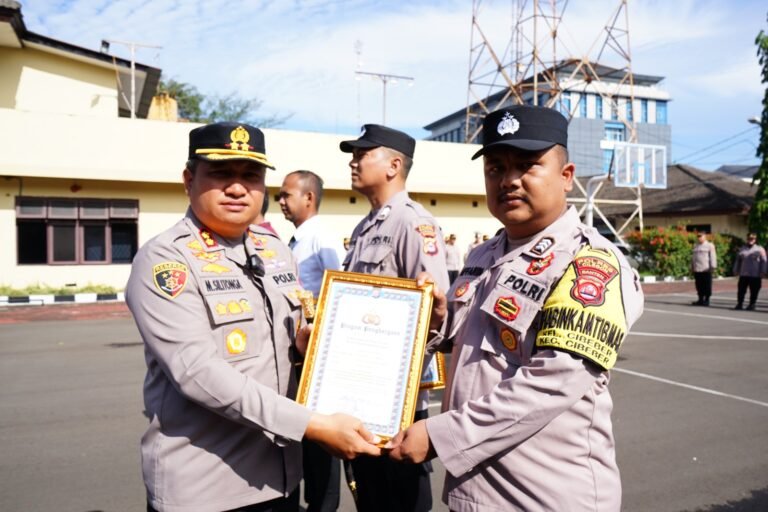 Polres Cilegon Beri Penghargaan kepada Personel dan Warga BCK yang Berprestasi dalam Pencarian Orang Hilang