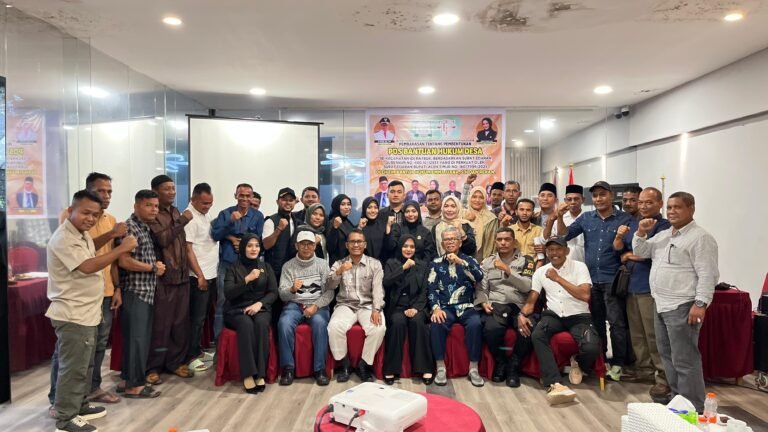 Perdana, Pimpinan Kantor Hukum Emma Dan Rekan sosialisasi Pembentukan Posbankum Untuk Kecamatan Idi Rayeuk