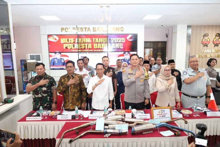 Polresta Barelang Rilis Akhir Tahun 2025 dan Musnahkan Knalpot Tidak Sesuai Spesifikasi, Wujud Komitmen Jaga Kamtibmas
