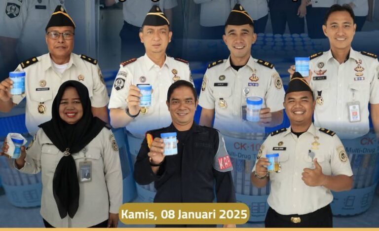 Perkuat Integritas, Pegawai Lapas Batam Jalani Tes Urine