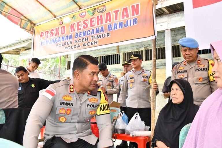 Layanan Kesehatan Polres Aceh Timur Kepada Warga Peureulak Barat Pascabanjir