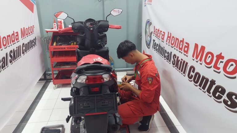 Kontes Siswa dan Guru SMK Binaan AHM 2025 Dorong Peningkatan Kompetensi Vokasi di Kepri