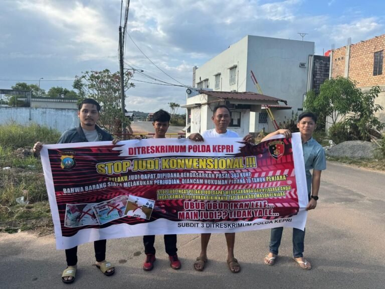 PERSONEL SUBDIT III JATANRAS POLDA KEPRI SOSIALISASIKAN STOP JUDI KONVENSIONAL