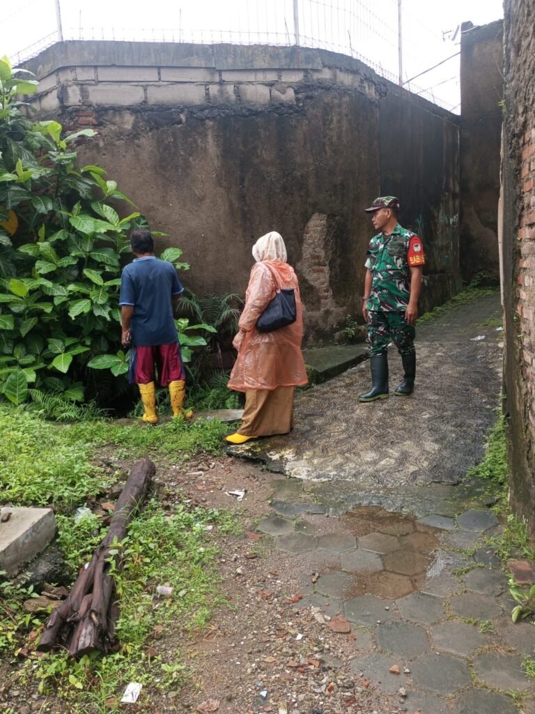Tindak Lanjut Instruksi dan Hasil Rapat Koordinasi Pemkot, Kelurahan Ramanuju Gerak Cepat Atasi Banjir