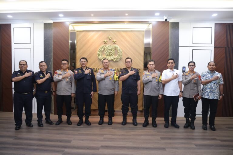 KAPOLDA KEPRI TERIMA KUNJUNGAN BEA CUKAI BATAM GUNA PERKUAT HADAPI ANCAMAN KEJAHATAN LINTAS BATAS