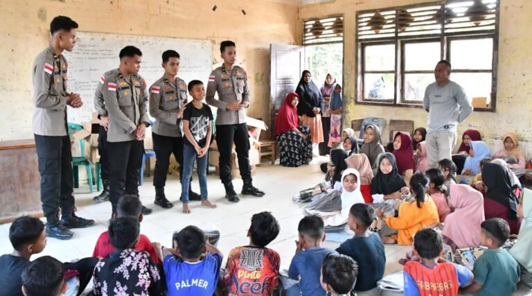 Penuhi Kebutuhan Sekolah, Alumni AKPOL 57 Batalyon Adhi Wiratama Serahkan Bantuan Pendidikan di Aceh Timur