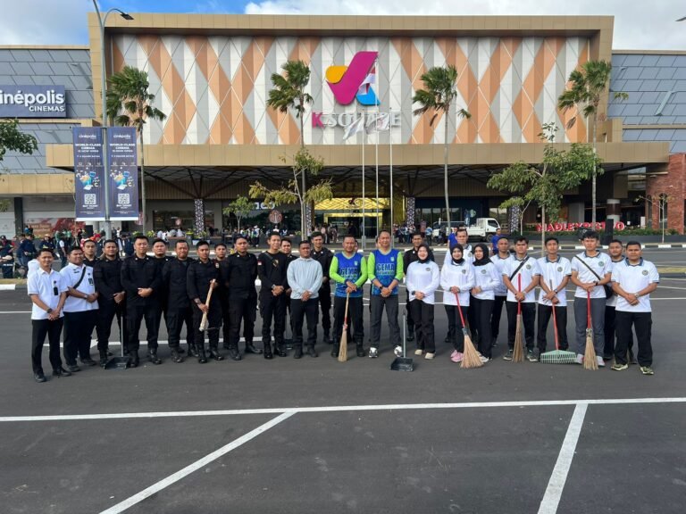 KOMITMEN MENDUKUNG PROGRAM PEMERINTAH,KARUTAN BATAM HADIRI PENCANANGAN GERAKAN MASYARAKAT ASRI KOTA BATAM