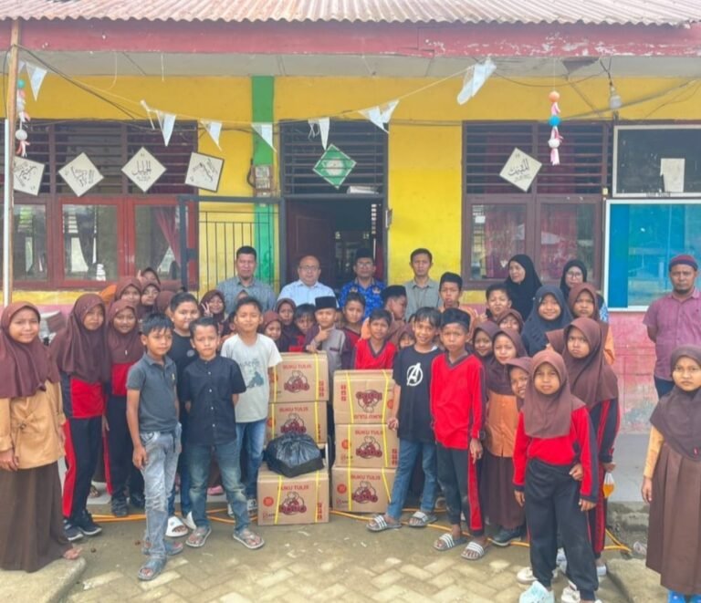 IKABNAS Lemhannas membantu pendidikan warga Pasca bencana Hidrometeorologi di Aceh Timur.
