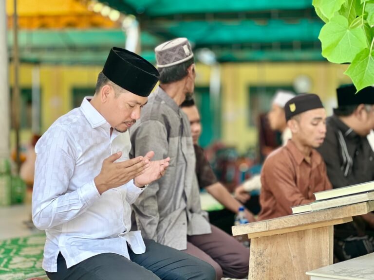 Wakil Bupati Aceh Timur Melayat ke Dayah Darul Huda Lueng Angen