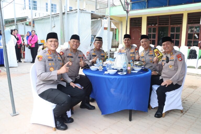 Kapolresta Barelang Dampingi Kapolda Kepri dalam Safari Ramadhan dan Buka Puasa Bersama Masyarakat di Tanjung Sengkuang