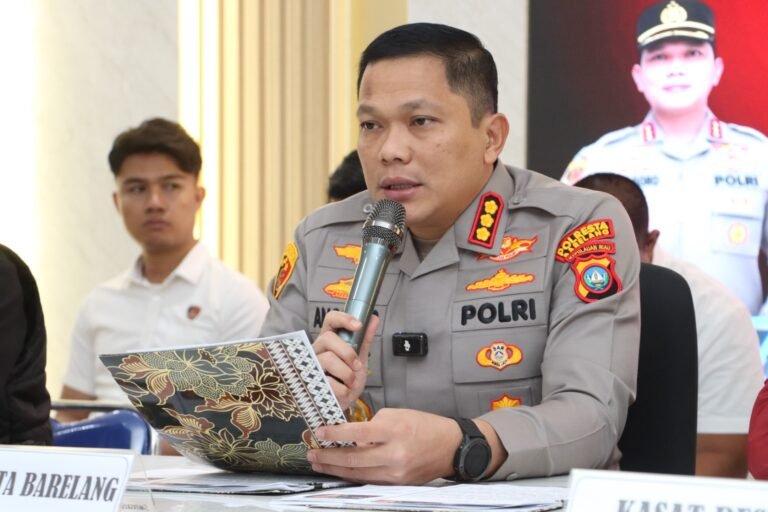 Kapolresta Barelang Pimpin Konferensi Pers Pengungkapan 34 Tersangka Hasil Operasi Liong Seligi 2026