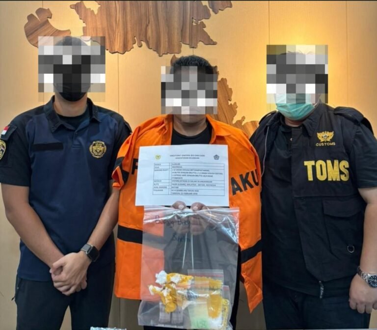Bea Cukai Batam Gagalkan Penyelundupan Narkotika dan Cartridge Vape  Mengandung Etomidate di Batam Centre