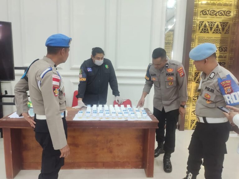 Usai Apel Pagi, Polres Aceh Timur Gelar Tes Urine Personel