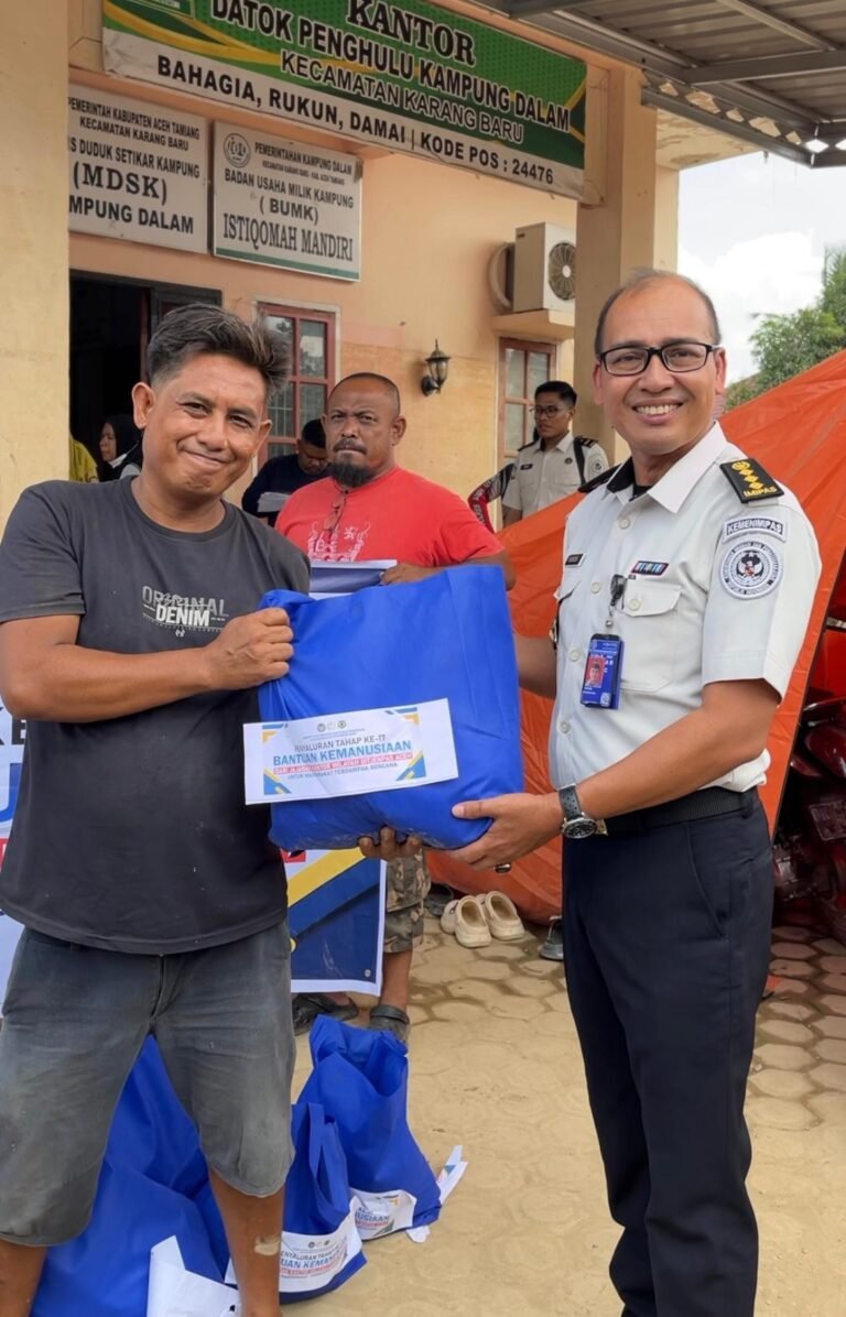 Ramadan Peduli, Ditjenpas Aceh Salurkan Bantuan Ke-17 untuk Korban Banjir di Kuala Simpang