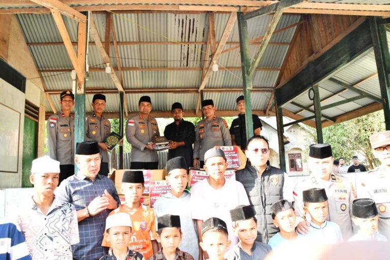 Polres Aceh Timur Salurkan Bantuan untuk Dayah Terdampak Banjir