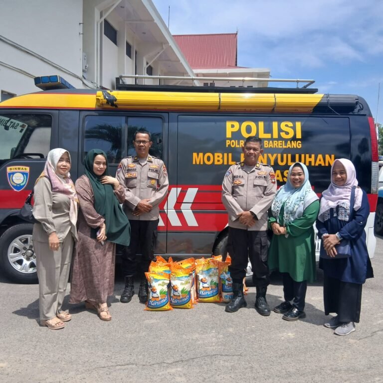 Polresta Barelang Salurkan Bantuan Sosial Ramadhan Kepada Purnawirawan, Warakawuri dan Pamong Saka Bhayangkara