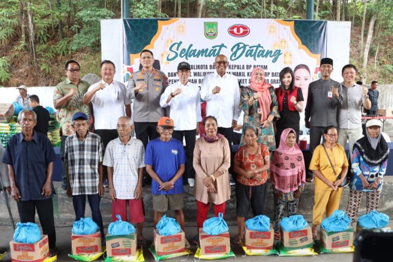 Penyerahan Bantuan 3.800 Paket Sembako oleh PT Utama Group di Lubuk Baja Berlangsung Aman dengan Pengamanan Polresta Barelang